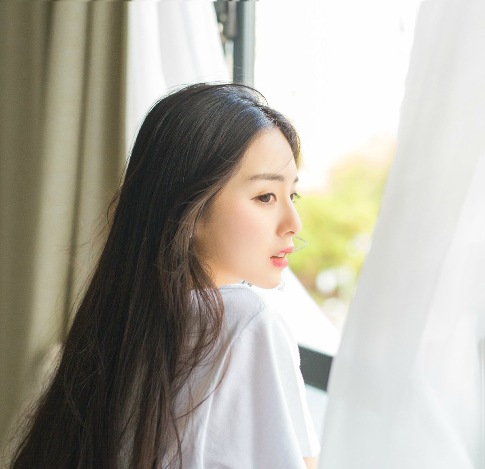 一个家庭没有书，就好像一间房子没有窗户。